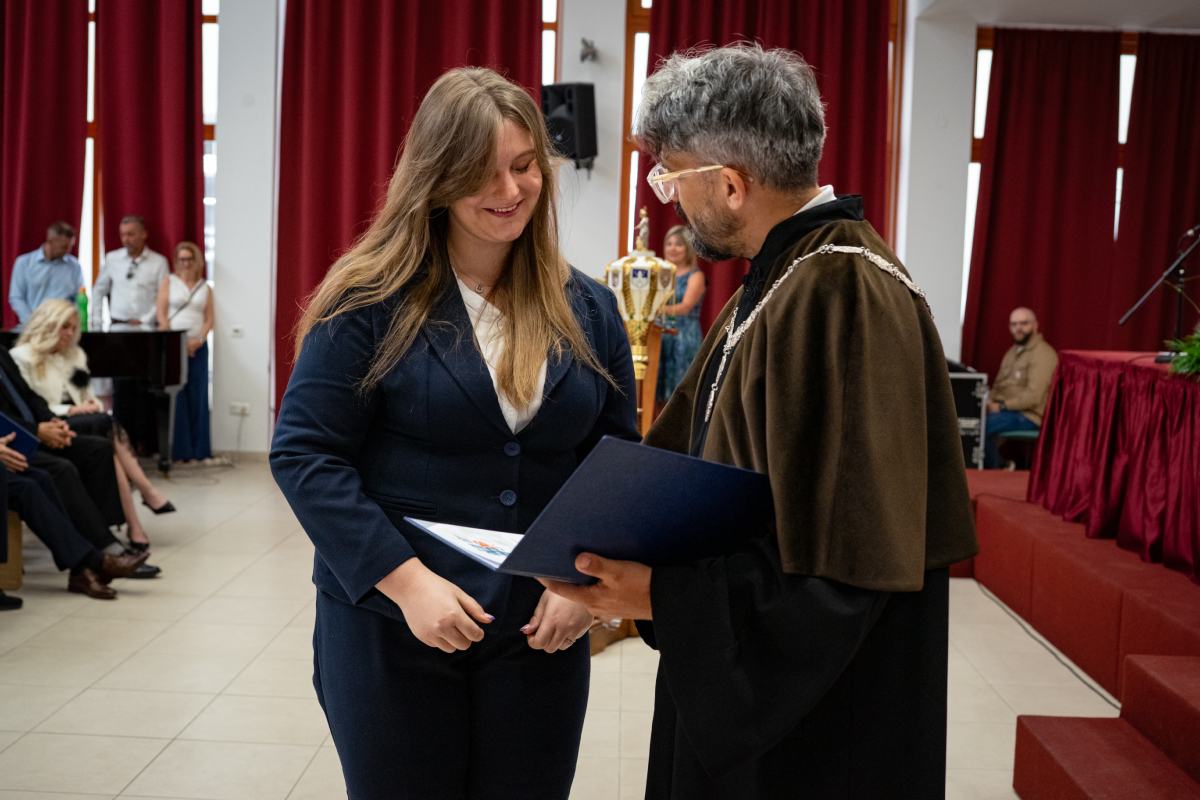 diplomaoszto_Takacs.jpg diplomaoszto_Takacs.jpg